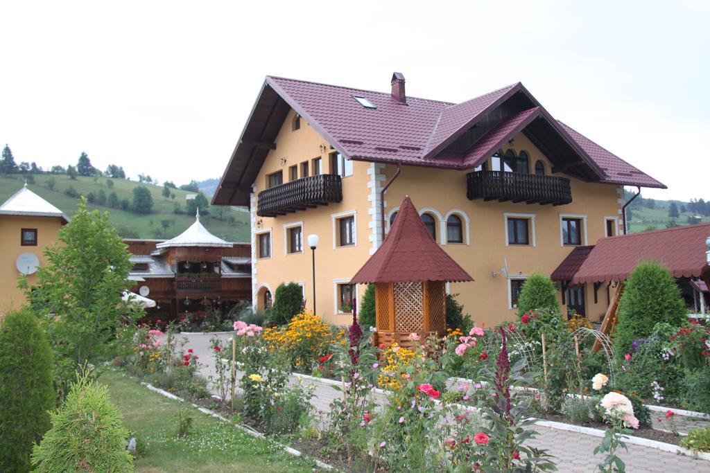 Pensiunea Casa Cristina Moldvahosszúmező Kültér fotó