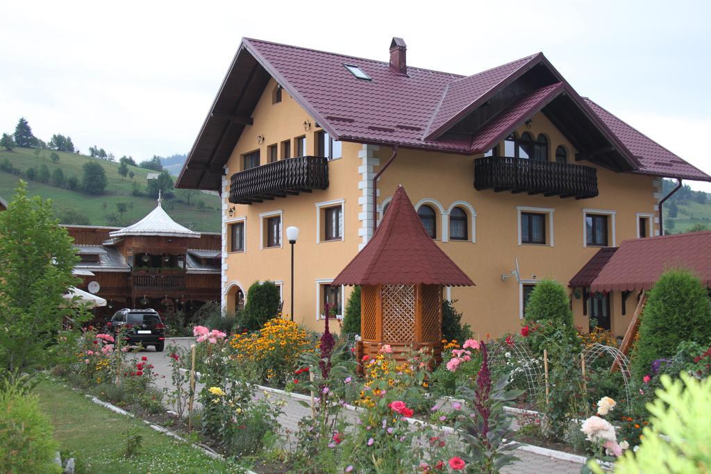 Pensiunea Casa Cristina Moldvahosszúmező Kültér fotó