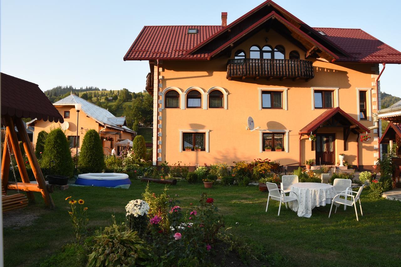 Pensiunea Casa Cristina Moldvahosszúmező Kültér fotó